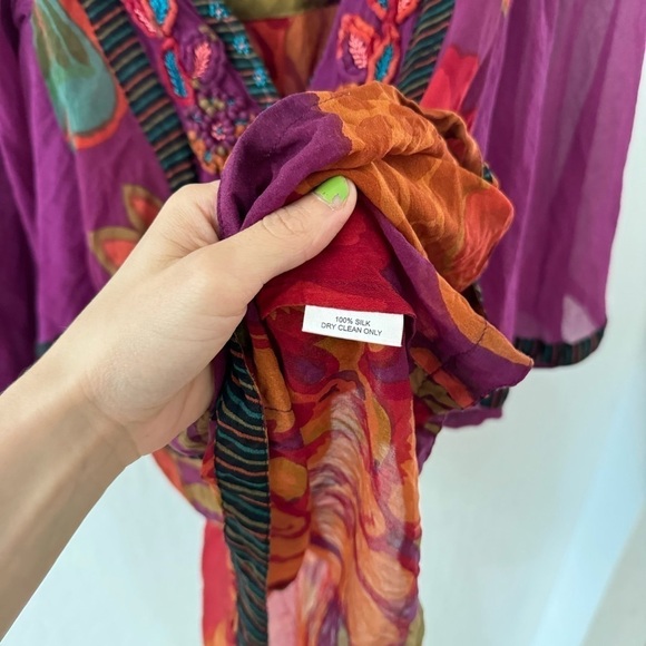 Label Ritu Kumar 100% Silk Floral Flutter Embroidered Flowy Boho Traditional Top - Picture 8 of 14